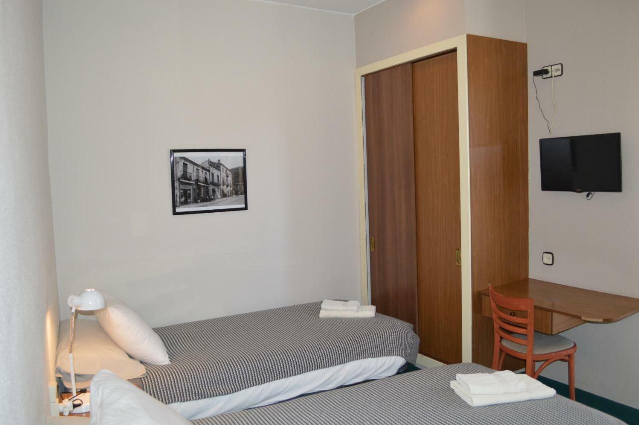 Fonda Ca La Paula Hotel Castellfollit de la Roca Luaran gambar